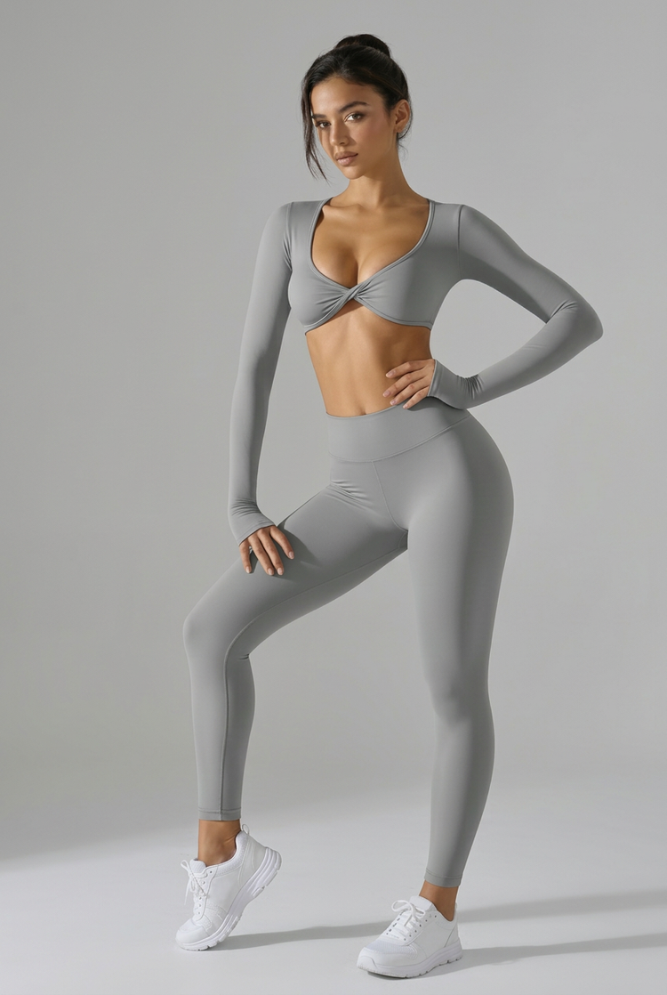 Completo AuraShape grigio su fondo grigio