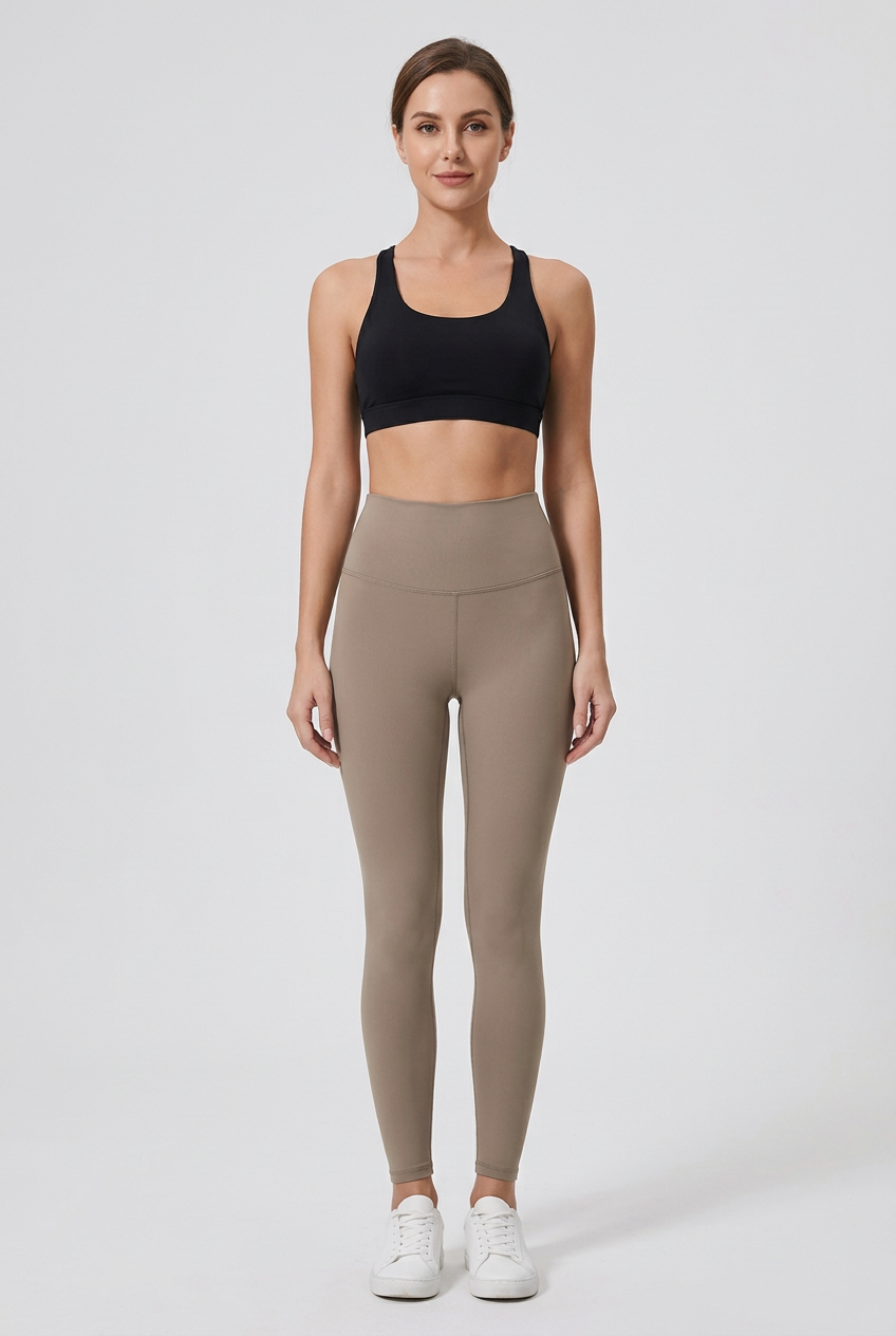 Leggings Essenza Dark Khaki su modella