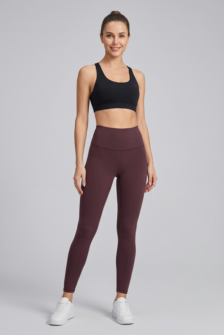 Leggings Essenza caffè su modella